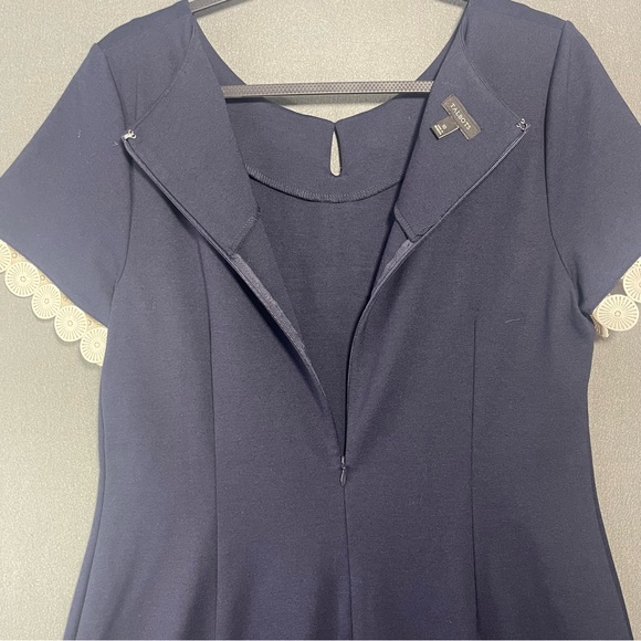 Talbots Navy Sheath Dress w Lace Trim Size 10 - Picture 6 of 9